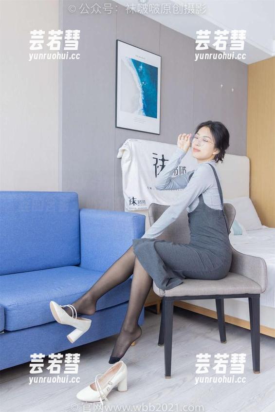 BoBoSocks袜啵啵-奶油 BoBoSocks袜啵啵 - 原图的惊喜与薄肉丝的含蓄:奶油这次的照片真是让人好奇心爆棚。