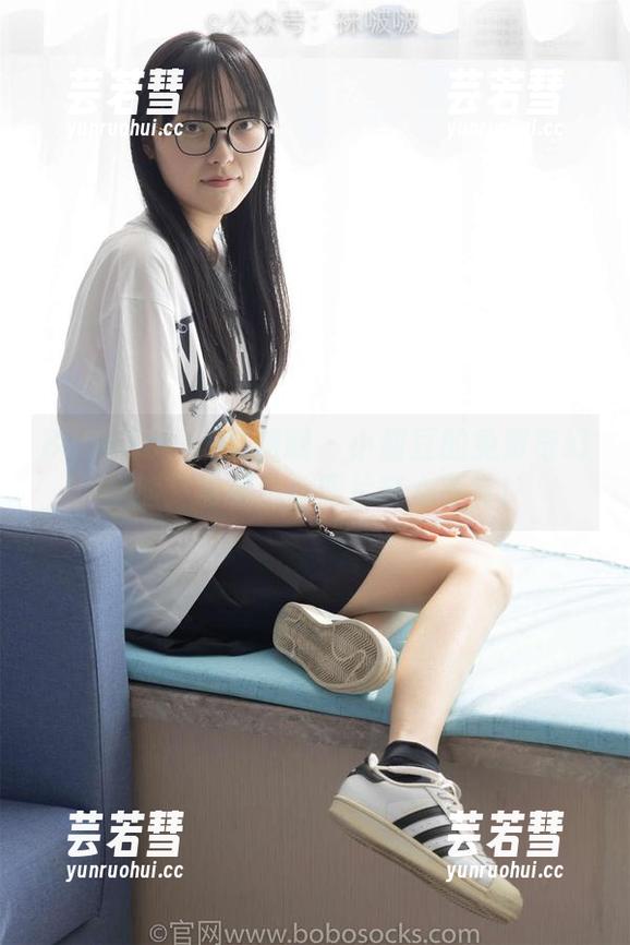 BoBoSocks袜啵啵-小甜豆 BoBoSocks袜啵啵 - 小甜豆的免费奇幻之旅:油亮白丝图片随心欣赏!