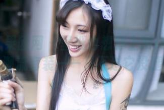 GIRLT果团网 – 壁纸也想穿上Miss琪的潮流套装——只不过它没腿