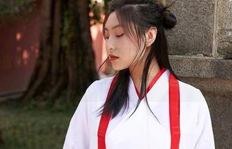 MiiTao蜜桃社 – 婚纱中的小魔女lily：照片合集带你体验轻盈飞舞