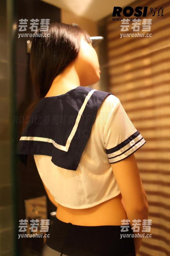 ROSI ROSI比基尼写真:下载网盘,打开你的夏日幻想!