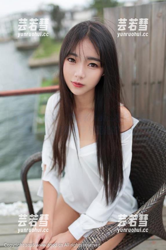TGOD推女神 - 护士Kiren_程程程的写真资源：在细节中捕捉她的灵魂。