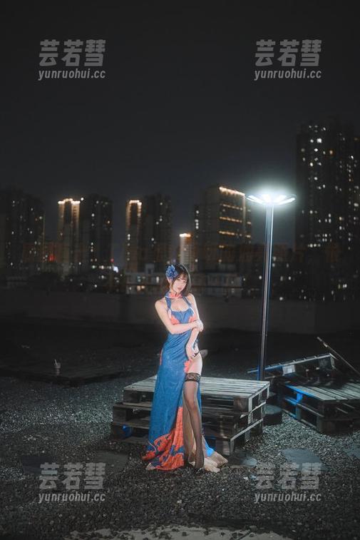 Tina很妖孽呀 原图直击:Tina很妖孽呀的油亮照片,恨不得把屏幕舔一舔!