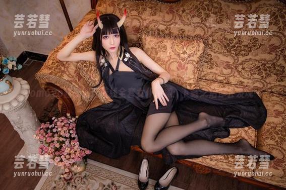 Tomoyo酱的碧蓝航线全套女仆写真：下载之后你会发现…
