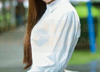 TuiGirl推女郎 – 教室里的木婉晴，当原图遇上阳光，简直让人心动！