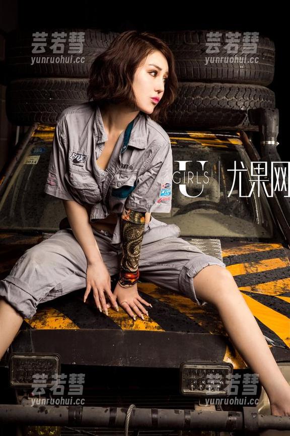 UGirls尤果网 - 松果儿水手服套图更新：瞬间被她的潮流气息俘获