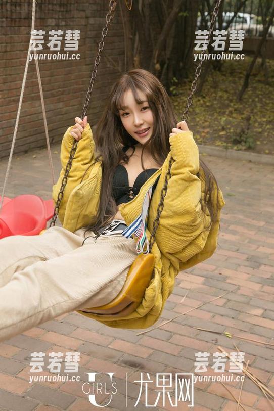 UGirls尤果网 - 金子熙旗袍写真：精选中透着点点挑逗