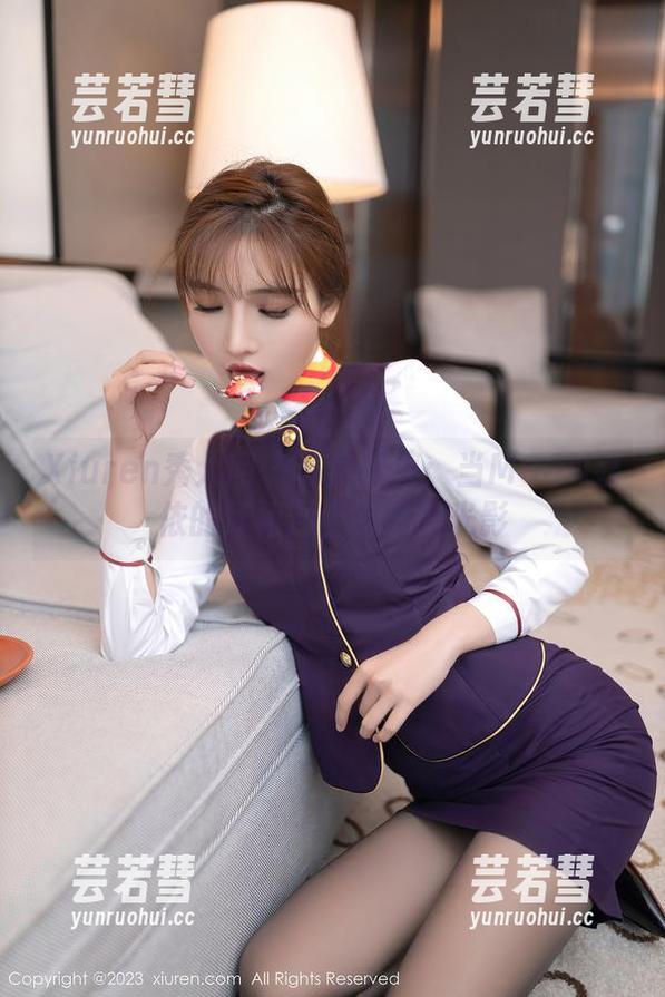 Xiuren秀人网 - 私房图集：当MOON嘉依的红裙遇上完美的光影