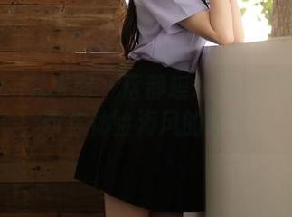 Xiuren秀人网 – 区静瑶水手服写真合集：带你体验海风的轻抚！