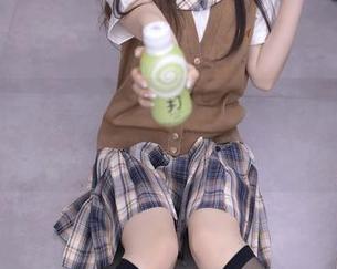 Xiuren秀人网 – 小Kiki又更新可爱写真了！感受一下这股源源不断的少女心。
