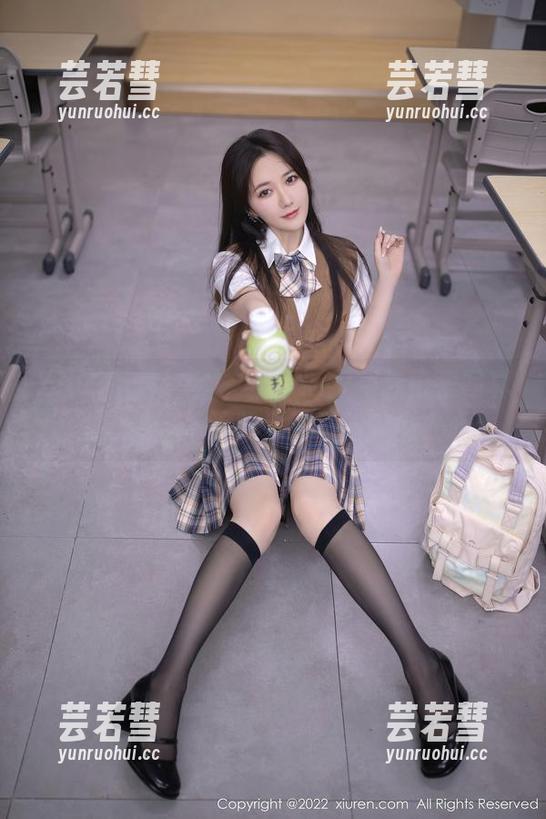 Xiuren秀人网-小Kiki Xiuren秀人网 - 小Kiki又更新可爱写真了!感受一下这股源源不断的少女心。