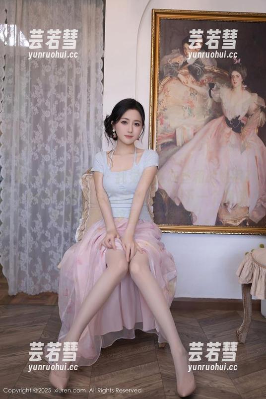 Xiuren秀人网-战姝羽Zina Xiuren秀人网 - 我觉得这灰丝和战姝羽Zina那种随性姿态绝对是我的下一个绝佳早餐选择,这图片太诱惑了。