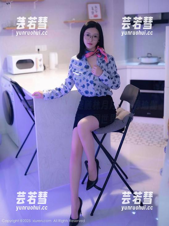 Xiuren秀人网 - 跟随林月月，探寻瑜伽中的高清美图世界