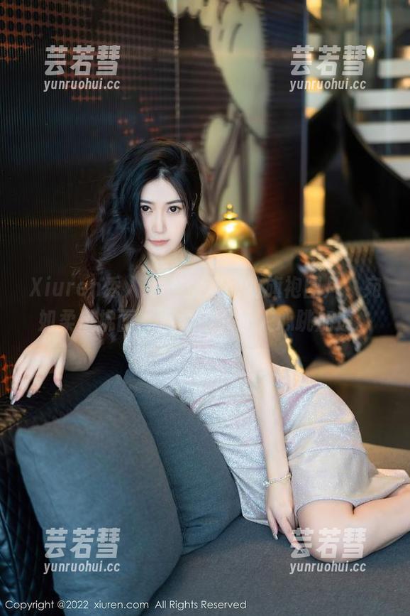 Xiuren秀人网 - 沈欢欣的旗袍图片，宛如柔风拂面，温柔却又让人心跳加速。