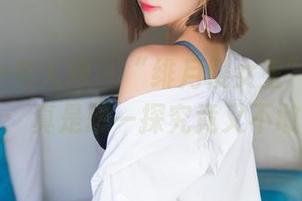 Xiuren秀人网 – “绯月樱女王”的无圣光图集：真是想一探究竟又不敢直视…