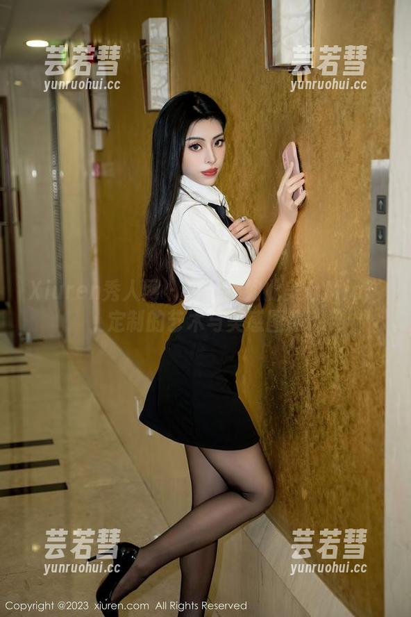 Xiuren秀人网-美七Mia Xiuren秀人网 - 白衬衫如此美七Mia:定制的艺术与美感图赏