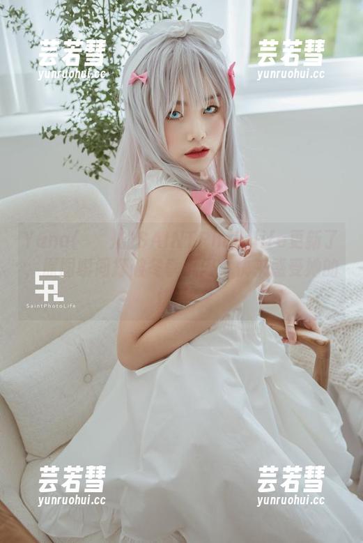 Yuna(윤아)的SAINTPhotolife更新了，原图瞬间打破冬季沉闷，快来感受她的快乐！