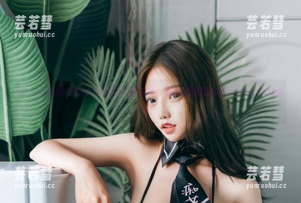 eloise软软 让人心动的eloise软软美脚写真:脚就是她的secretweapon!