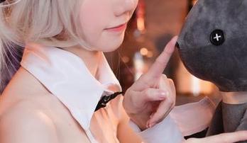 菲谢尔的最新美图：sally多啦雪告诉你，冰雪也能撩人！