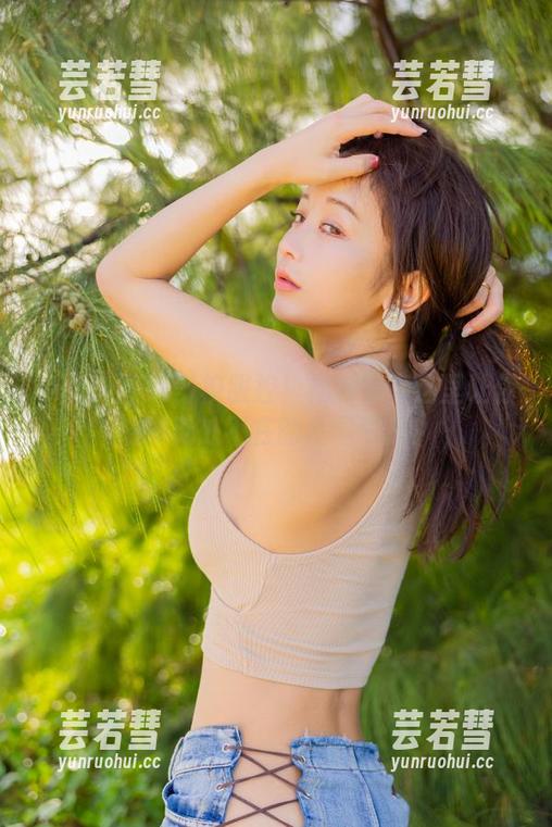 いくみ(育美)校服控！福利写真这里让你感受无处不在的校园气息！