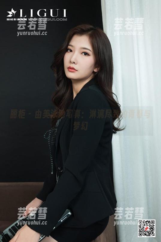 丽柜-由美 丽柜 - 由美泳池写真:淋漓尽致的青春与梦幻