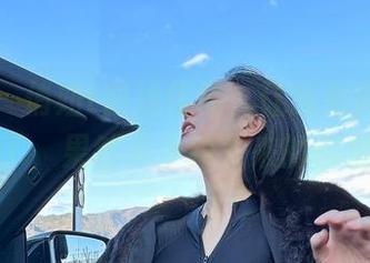 微密圈 – 俏妞t曲线作品，让我觉得自己太不给力了，果然天上掉下来的都是优雅！