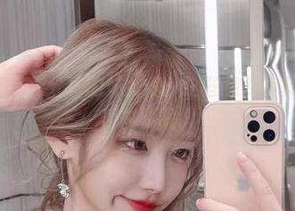 啾小妍Deer分享的妹妹们：这些免费写真好像藏着故事呢。