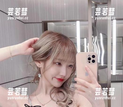 啾小妍Deer分享的妹妹们：这些免费写真好像藏着故事呢。