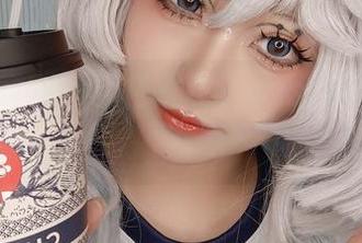 喵喵的喵吖：红裙写真，cos版的猫咪仙女