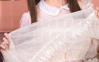 蓝色夏日里，喵糖映画带来的美图似乎能把你也晒成蜜糖。