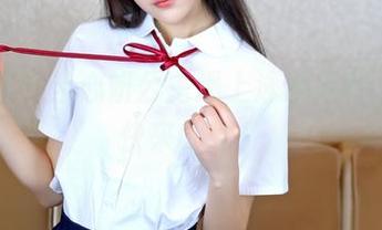 嗲囡囡 – 当心妍公主遇上泳池福利，写真快来GET！