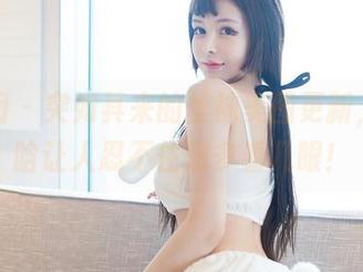 嗲囡囡 – 突如其来的丝袜美图更新，贾诗晗让人忍不住想多看几眼！