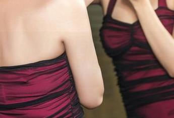 头条女神 – 钟晴和她的妹妹：这组写真图库让我心跳加速！