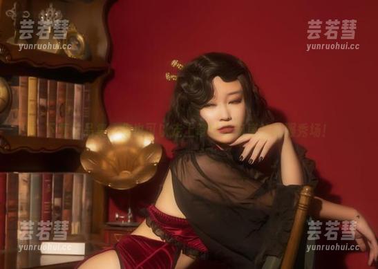 下载作品集，你也可以走上奇行家狗崽的礼服秀场！