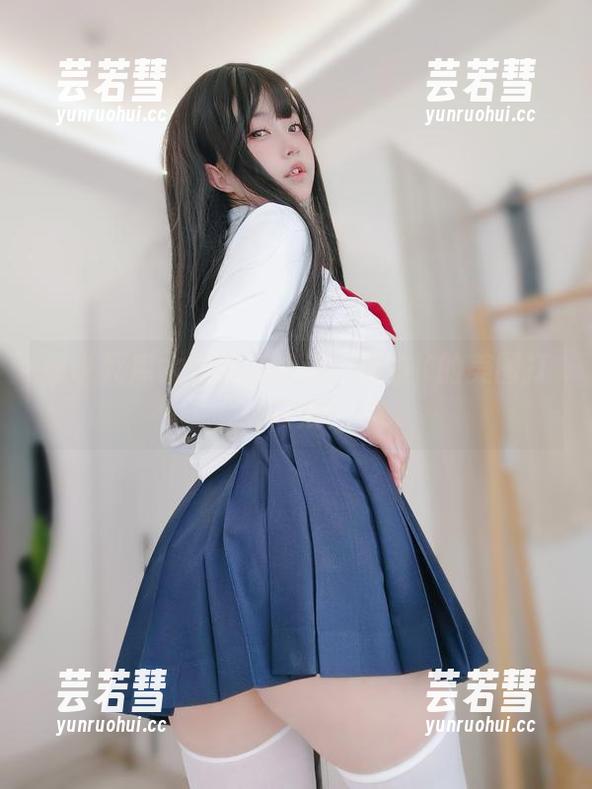 女主K 谁说死库水只能在泳池?女主K的美图打破常规!