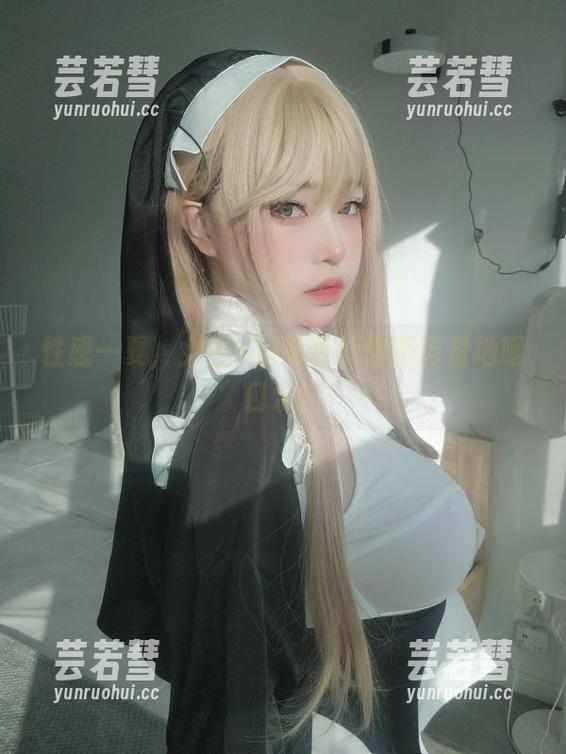 性感一夏，女主K的写真让你不自觉地咽口水！
