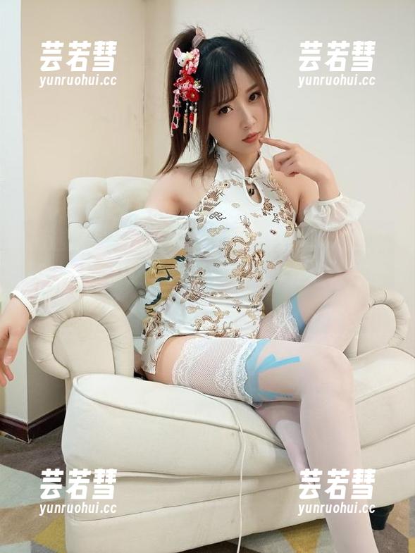 精选原图：小女巫露娜的黑金执事，我忍不住想说，这个执事的气质真是让人想给他递杯咖啡！