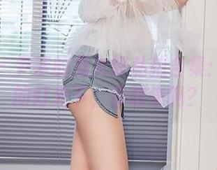 尤蜜荟 – 尹菲的兔女郎私拍合集：在夜晚的灯光下，你敢来吗？