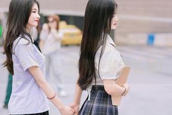 尤蜜荟 – 是小逗逗的裸足新尝试，她的美图分享又一次刷新我的认知！