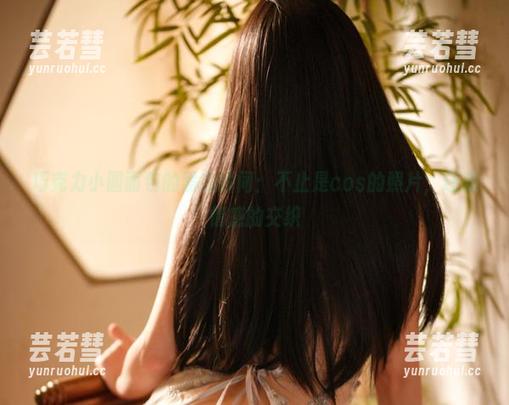 巧克力小圆面包 巧克力小圆面包的黑白瞬间:不止是cos的照片,还是情感的交织