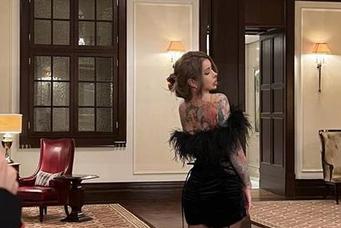 微密圈 – 精选图片：希希Gina的吊带时光，轻松惬意一夏！