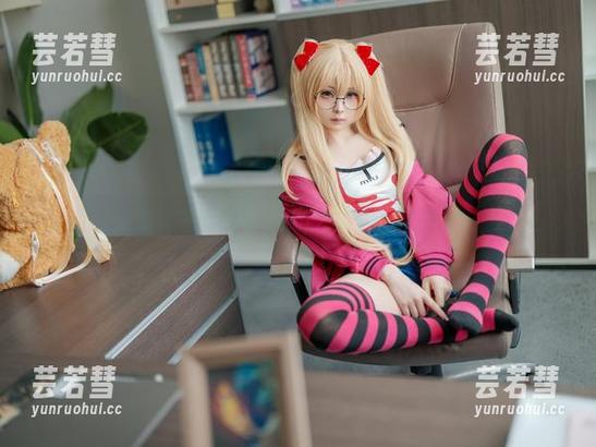 幼水铃衣 走进幼水铃衣的棉袜世界:图集里的柔软与坚韧