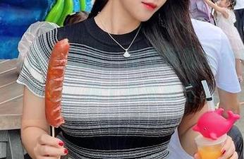 微密圈 – 摆脱沉闷，张老师的红色内衣全套图包，换个角度看生活！