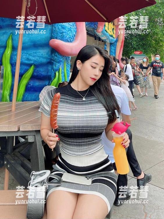 张老师 微密圈 - 摆脱沉闷,张老师的红色内衣全套图包,换个角度看生活!