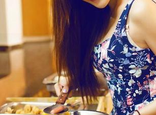推女神 – 谁能拒绝梦娜Vanessa的吊带写真更新？我已经被美炸了！
