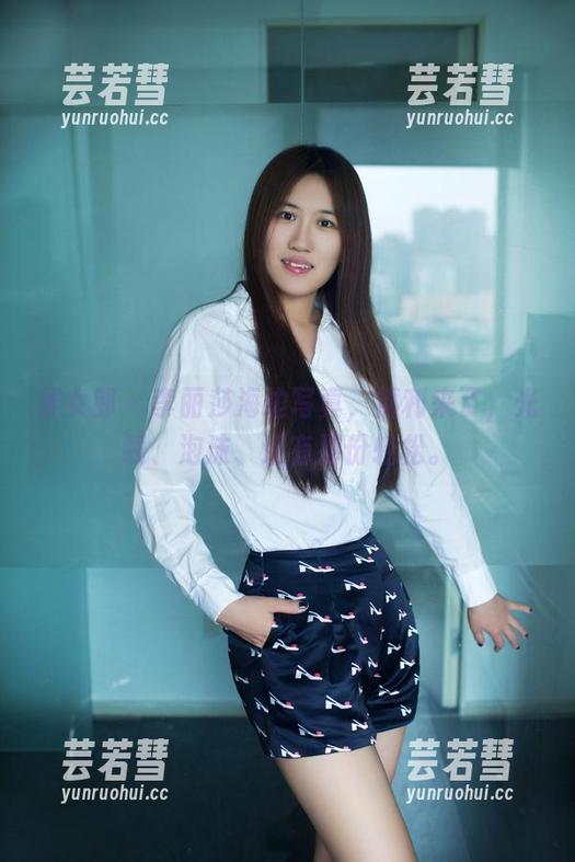 推女郎 - 李丽莎海边写真，福利来了，光线、泡沫、还有那份轻松。