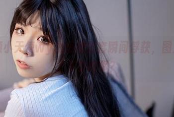 被无颜小天使wy的短裙全套瞬间俘获，图片里藏了多少故事？