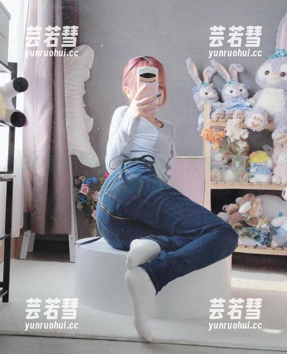日奈娇 日奈娇的作品:御币巫女,灵气与性感并存的奇妙旅程。