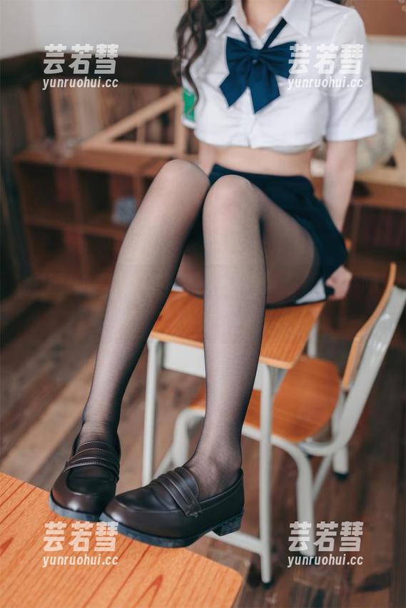 原图：杏仁曲奇，反差表姐带你领略不同风味的瞬间