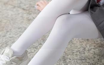森萝财团 – 全套修女默陌作品，穿上这衣服，别说我调皮哦！